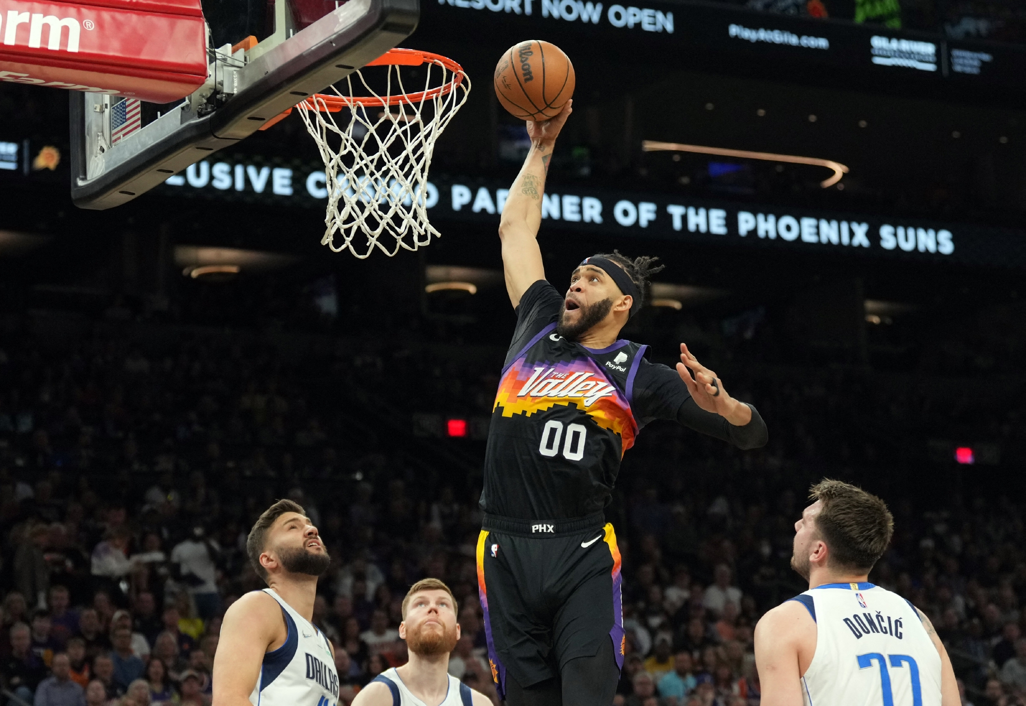 包含离谱！罗马赛前止住颓势赛前菲尼克斯太阳调整名单以备NBA季后赛，布鲁克林篮网关键时刻单刀错失的词条